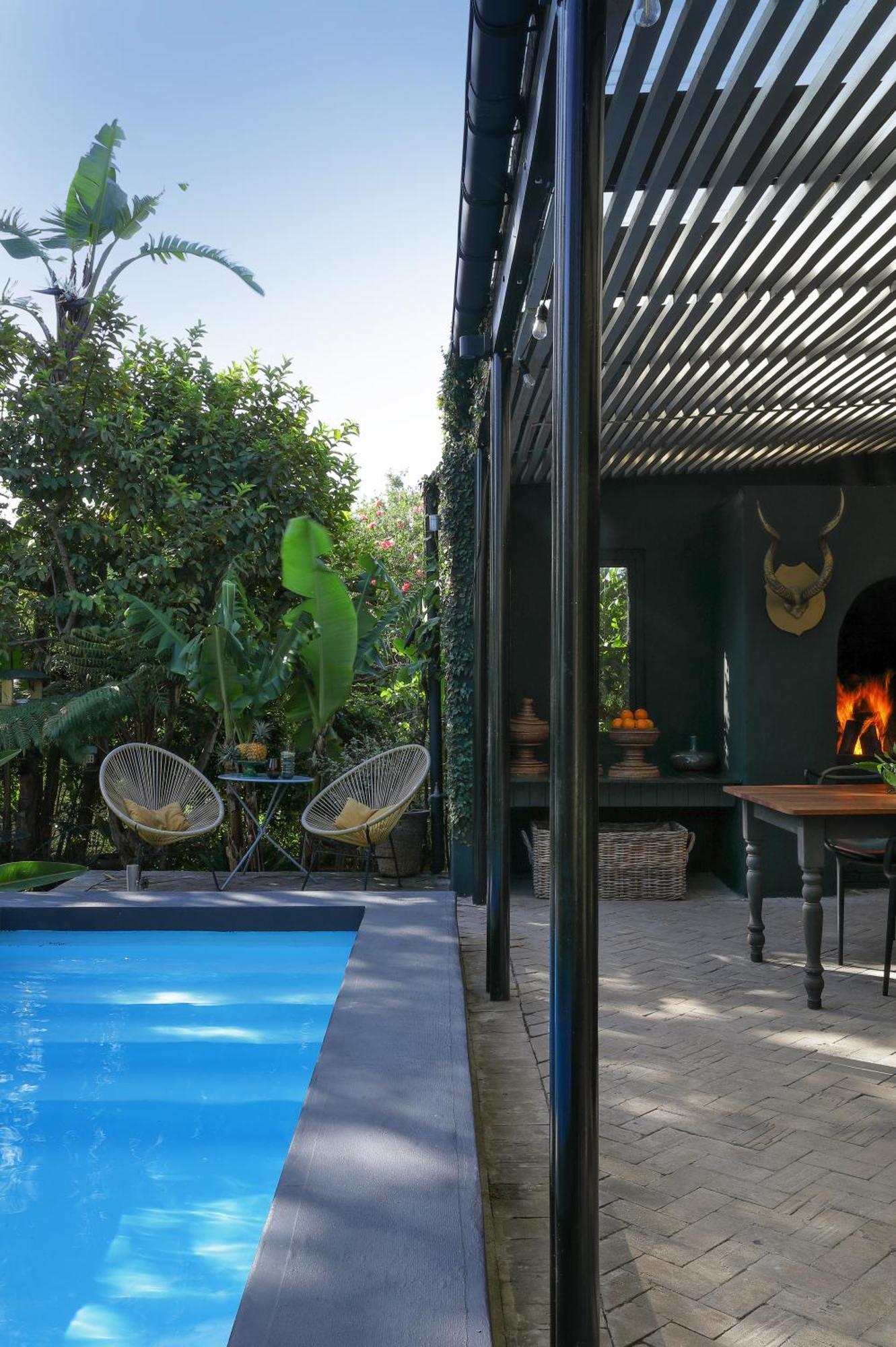 Holiday home The Black House Robertson